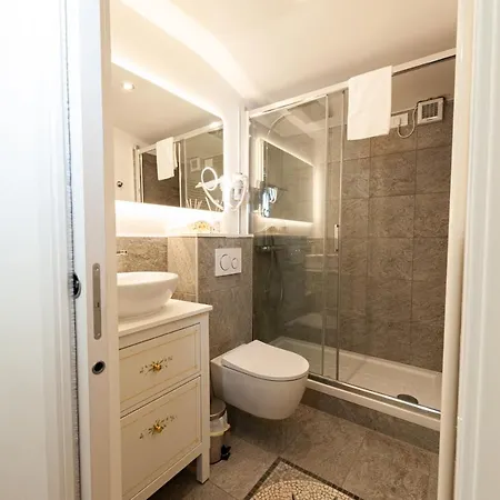 Residenza Catullo 3*