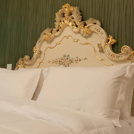 Residenza Catullo Πανσιόν *