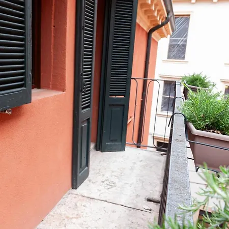 Residenza Catullo Πανσιόν *