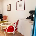 בית הארחה Residenza Catullo 3*
